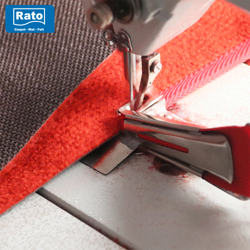 Rouleau de tapis antidérapant rouge, adapté à un usage domestique